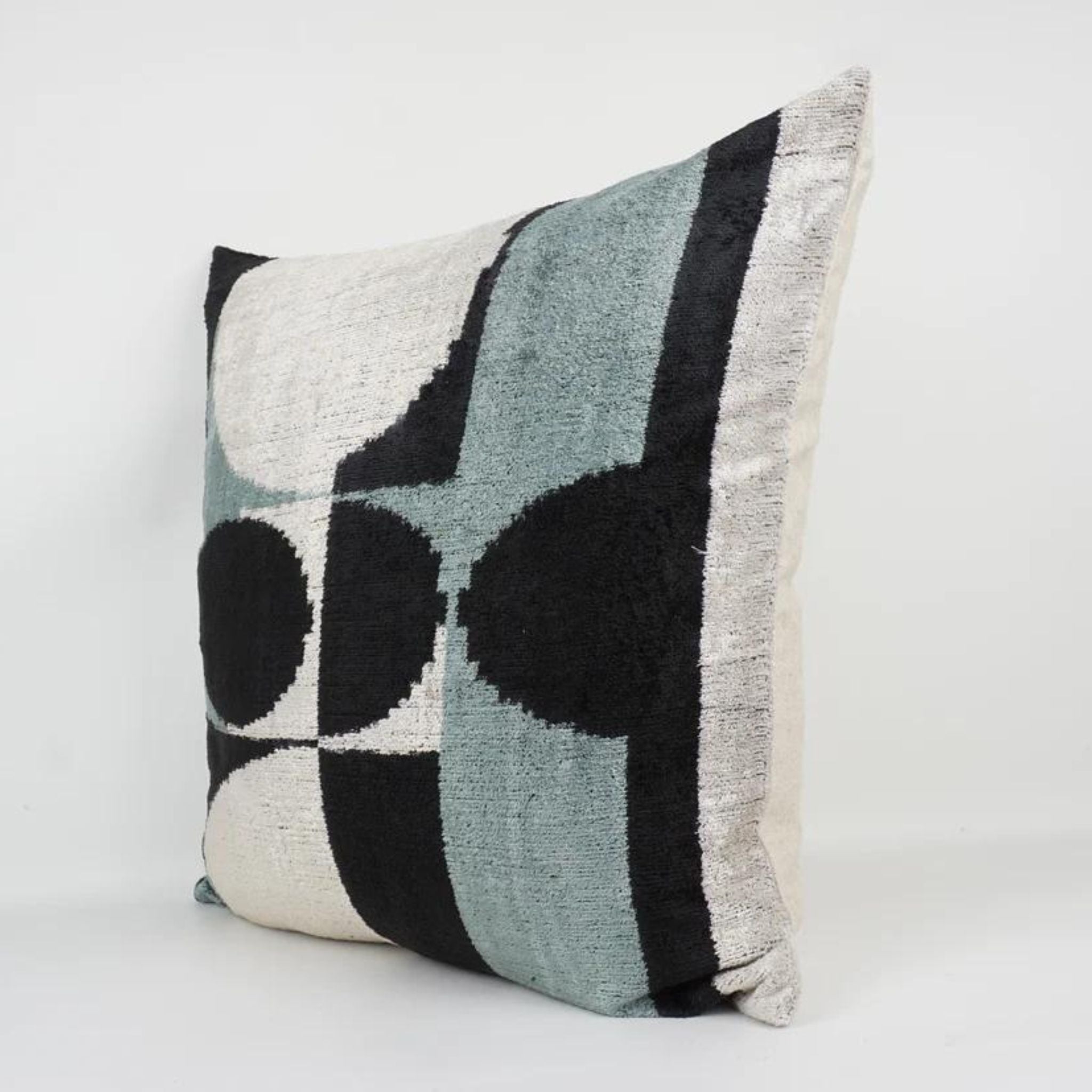 ORNA THROW PILLOW