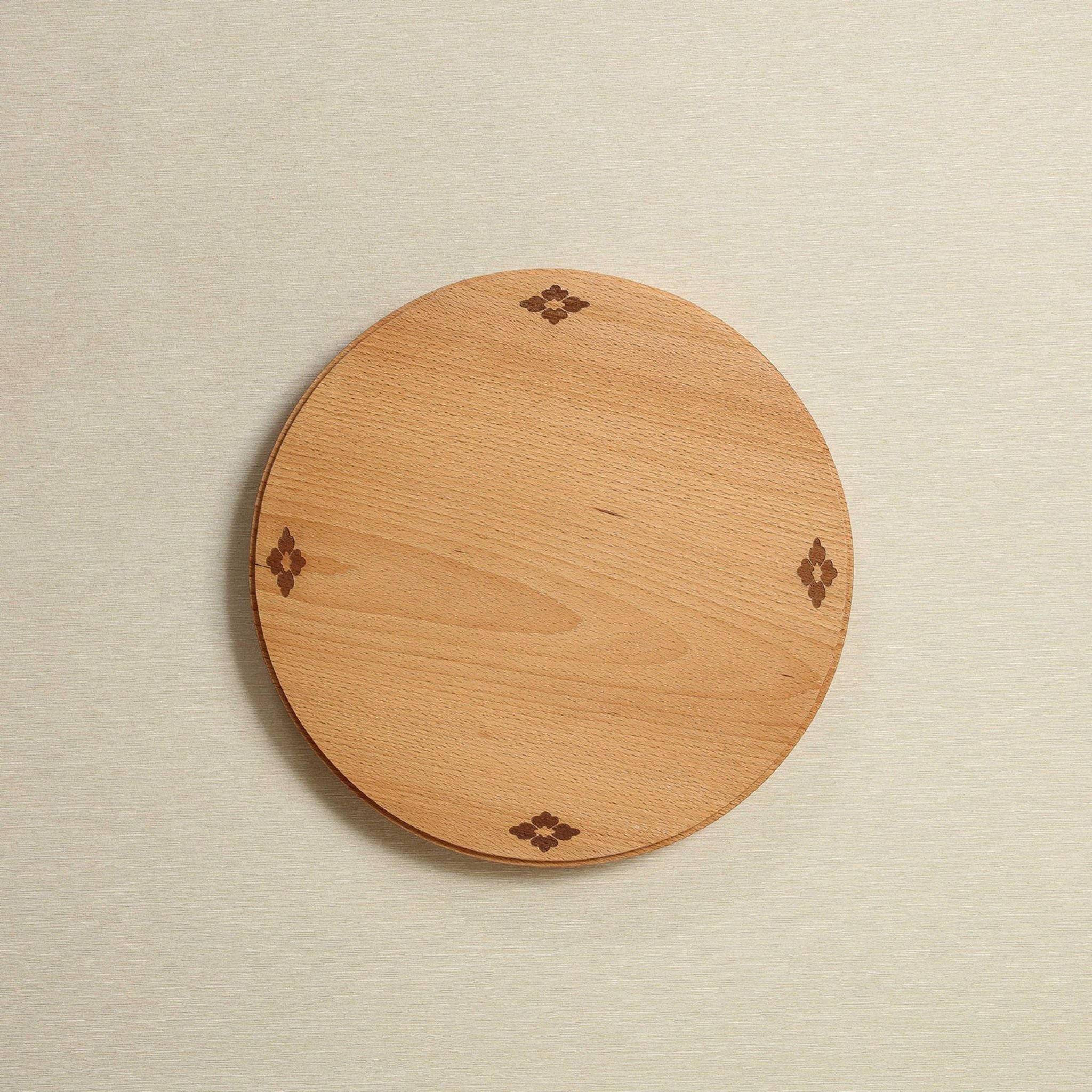 ROUND BEECHWOOD CHOPPING BOARD