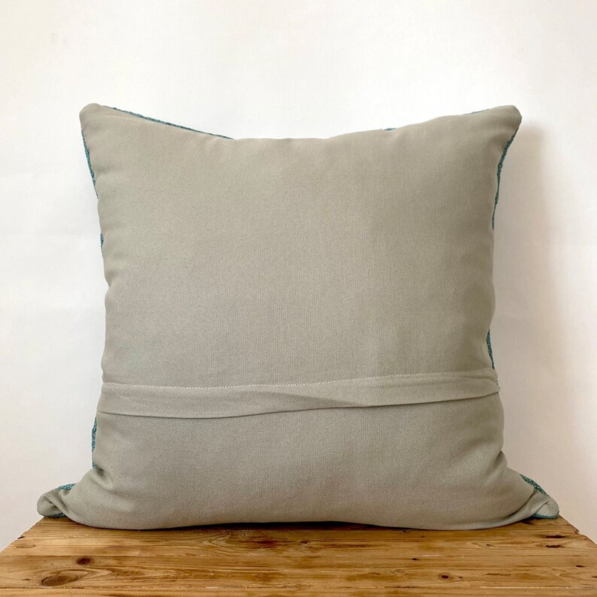 ROZA THROW PILLOW